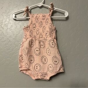 ⭐️Grayson Mini Pink Smiley Face Smocked Baby Bubble Romper 3-6 months